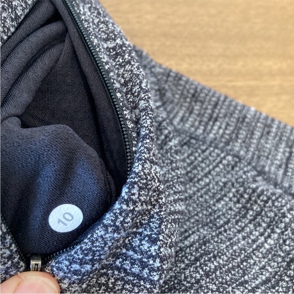 Lululemon Bhakti Yoga Jacket in Gray/Coco Pique Black / Black Size 10 MSRP $128 - Picture 14 of 14